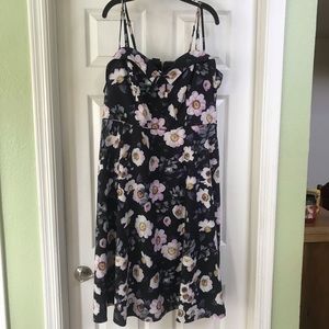 City chic floral midi dress